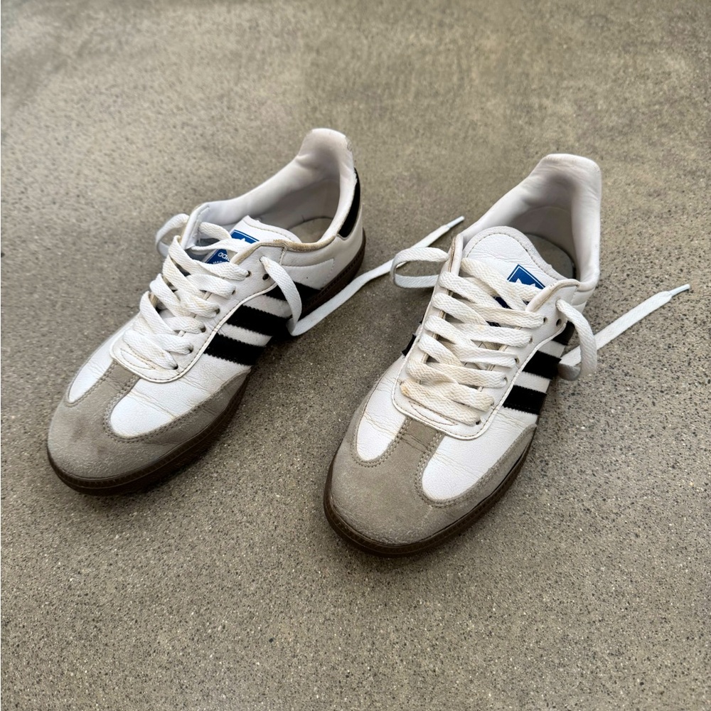 Adidas Samba size 7.5 US women’s fits like an 8 pre owned